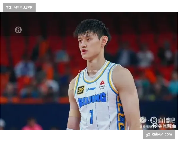 曾凡博腰椎横突骨折同一位置再伤 腰部肿胀复出成疑